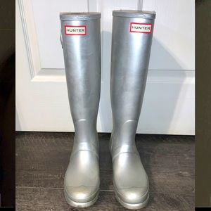 Silver hunter boots size 8